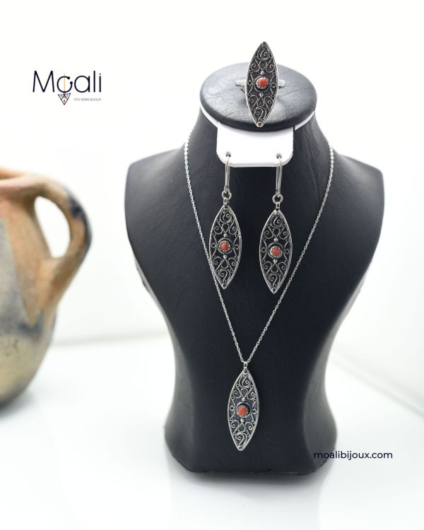 Petite parure kabyle simple en argent et corail