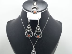 Petite parure kabyle en triangles