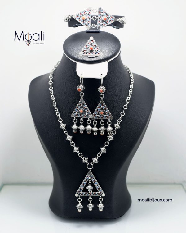 Petite parure kabyle en triangles