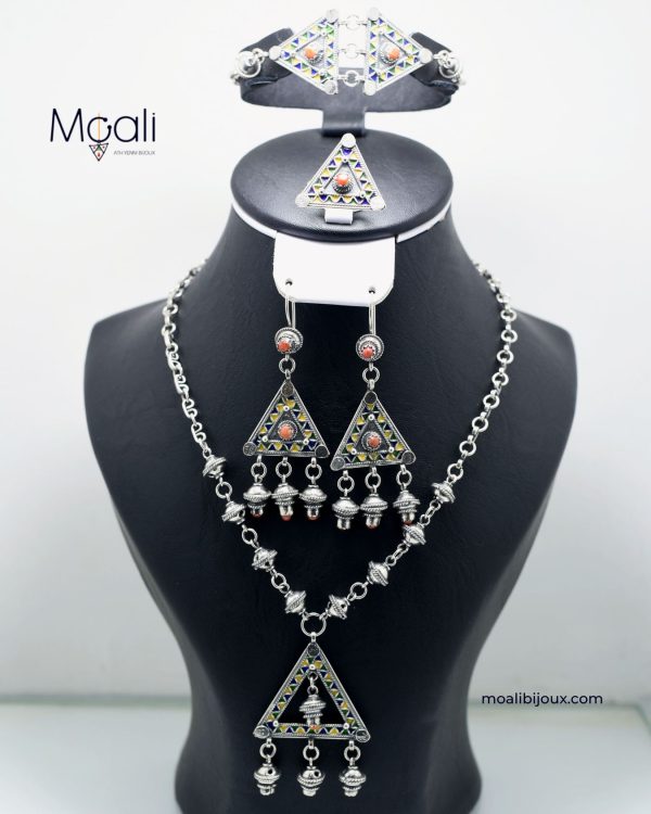 Petite parure kabyle en triangles