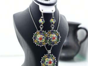 Petite parure kabyle en argent émaillé et corail