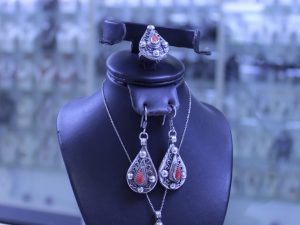 Parures en argent, corail